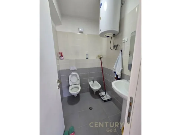 Tirane, jap me qera apartament 3+1+3+POST PARKIMI , 208 m² 1.200 € (Kodra e Diellit)