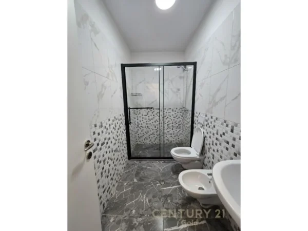 Tirane, jap me qera apartament 3+1+3+POST PARKIMI , 208 m² 1.200 € (Kodra e Diellit)