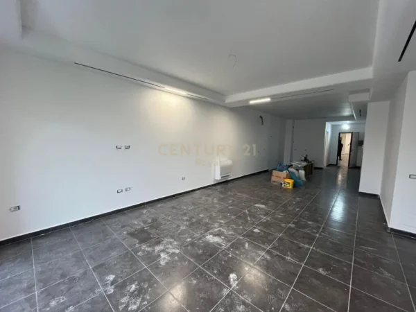 Tirane, shes apartament 3+1+2 , 147 m² 340.000 € (Liqeni i Thatë)