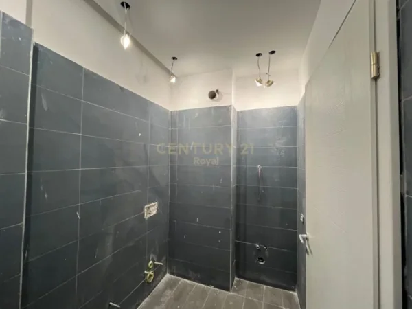 Tirane, shes apartament 3+1+2 , 147 m² 340.000 € (Liqeni i Thatë)