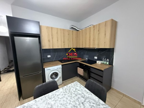 Vlore, jepet me qera apartament 1+1+Ballkon Kati 4, 70 m² 350 € (Rruga dhimitër Konomi)