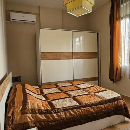 Tirane, jepet me qera apartament 3+1+Ballkon Kati 2, 1.400 € (tek Nobis)