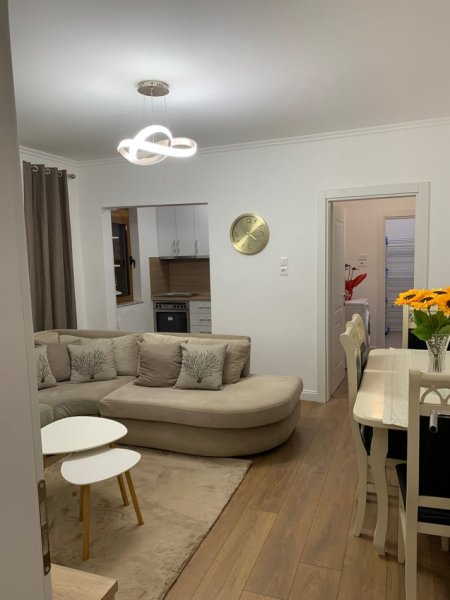 Jepet me qira Apartament Kati 3, 82 m² 700 €