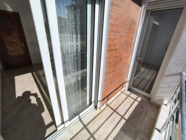 Tirane, shes apartament 1+1+Ballkon Kati 2, 61 m² 78.000 € (Fresku, Restorant Qesaraka)