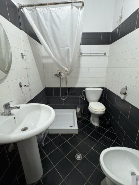 Tirane, jepet me qera apartament 1+1+Ballkon Kati 8, 60 m² 400 € (ASTIR)