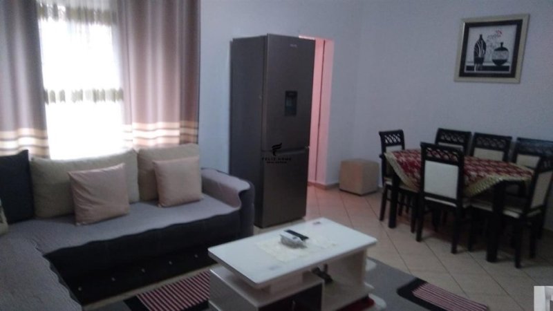 Tirane, jepet me qera apartament 2+1 Kati 3, 80 m² 700 € (QENDER)