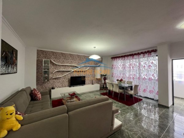 Tirane, jepet me qera apartament 2+1 Kati 11, 117 m² 650 € (21 Dhjetori)