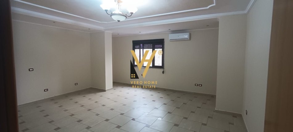 Tirane, jepet me qera zyre Kati 4, 132 m² 1.100 € (RRUGA KAJO KARAFILI,.QENDER)
