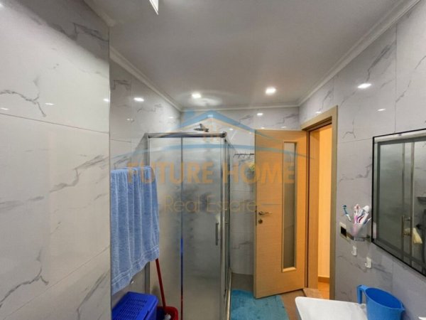 Tirane, shitet apartament 2+1 Kati 10, 105 m² 235.000 € (Komuna e Parisit)