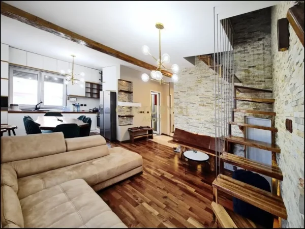 Tirane, jap me qera apartament 2+1+2 , 114 m² 600 € (Kopshti Botanik Zoologjik)