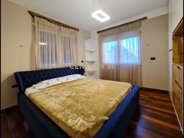 Tirane, jap me qera apartament 2+1+2 , 114 m² 600 € (Kopshti Botanik Zoologjik)