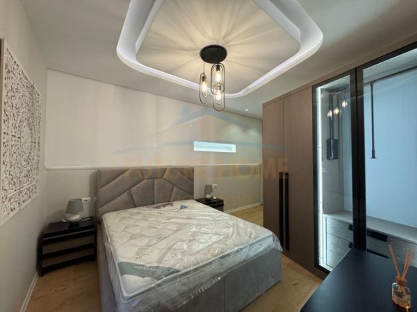 Tirane, jepet me qera apartament 2+1+Ballkon Kati 12, 105 m² 900 € (Rruga Panorama)