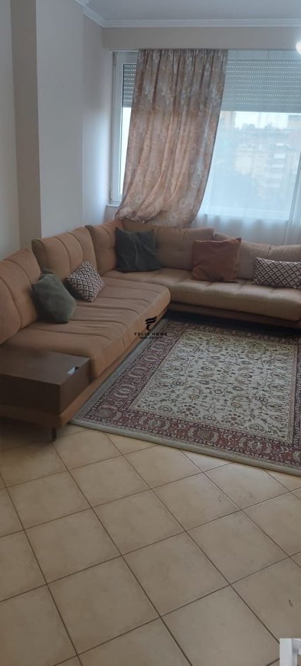Tirane, jepet me qera apartament 1+1+Ballkon Kati 5, 70 m² 600 € (RRUGA E ELBASANIT)