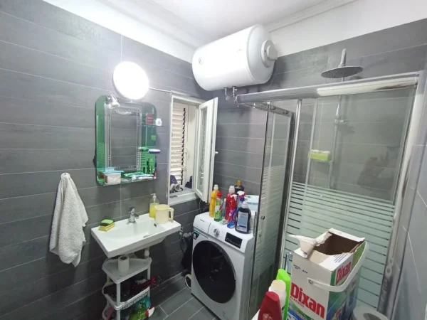 Tirane, jepet me qera apartament 1+1+Aneks+Ballkon Kati 4, 74 m² 500 € (selite)