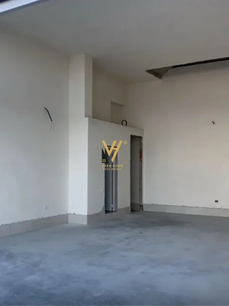 Tirane, jepet me qera dyqan Kati 0, 170 m² 1.000 € (LINZE)