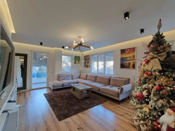 Tirane, shes apartament 2+1+2+POST PARKIMI , 218 m² 440.000 € (Kopshti Botanik Zoologjik)