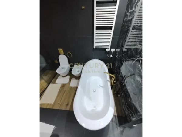 Tirane, shes apartament 2+1+2+POST PARKIMI , 218 m² 440.000 € (Kopshti Botanik Zoologjik)