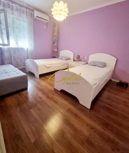 Tirane, jepet me qera apartament 3+1 Kati 2, 110 m² 950 € (RRUGA E KAVAJES)