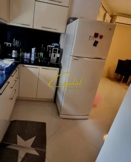 Tirane, jepet me qera apartament 3+1 Kati 2, 110 m² 950 € (RRUGA E KAVAJES)