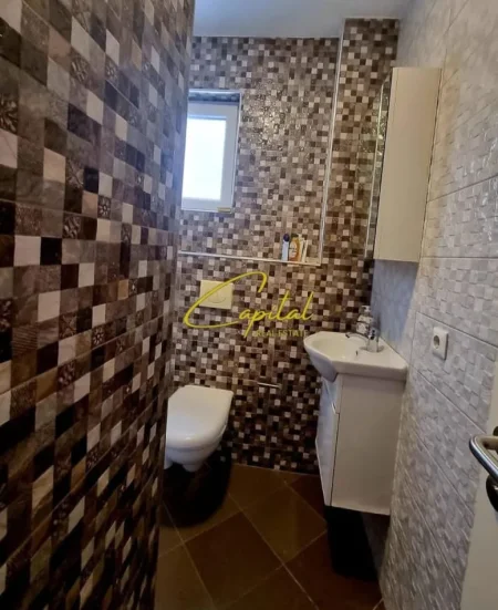 Tirane, jepet me qera apartament 3+1 Kati 2, 110 m² 950 € (RRUGA E KAVAJES)