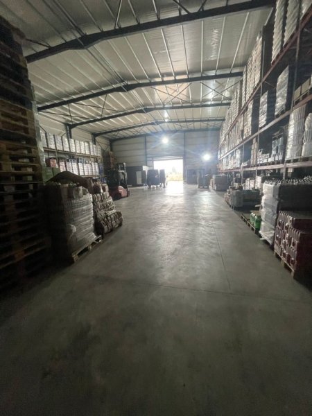Tirane, jepet me qera magazine Kati 0, 500 m² 2.000 € (Kamez)