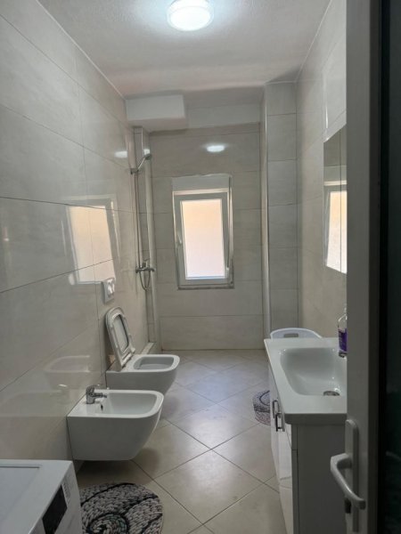 Tirane, jepet me qera apartament 2+1 Kati 1, 87 m² 600 € (Don Bosko)