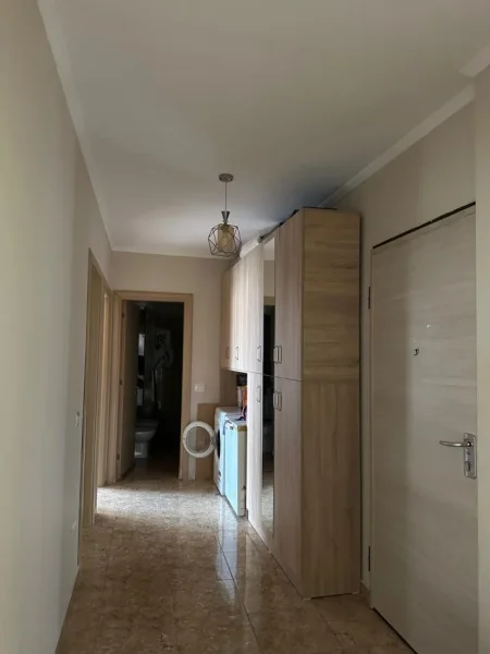 Tirane, jap me qera apartament 2+1+Ballkon Kati 2, 100 m² (Liqeni i Thate, Rruga Hamdi Sina)