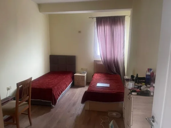 Tirane, jepet me qera apartament 2+1 Kati 4, 80 m² 500 € (rruga siri kodra , prane hotel meridian)