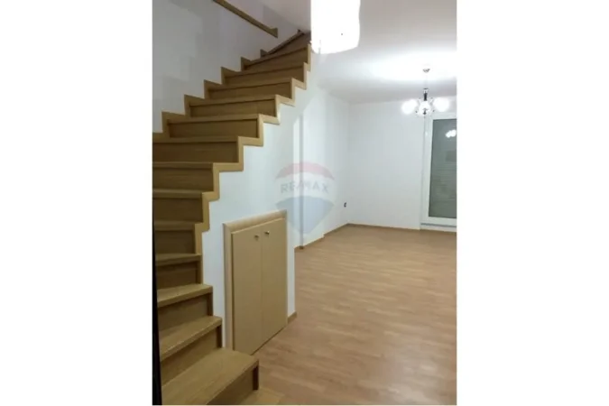 Tirane, jepet me qera apartament duplex 2+1 Kati 3, 100 m² 500 € (Astir)