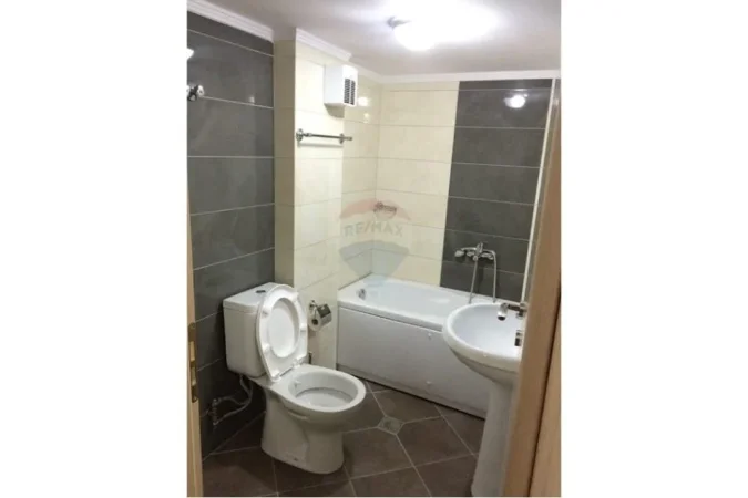 Tirane, jepet me qera apartament duplex 2+1 Kati 3, 100 m² 500 € (Astir)