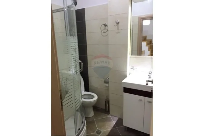 Tirane, jepet me qera apartament duplex 2+1 Kati 3, 100 m² 500 € (Astir)