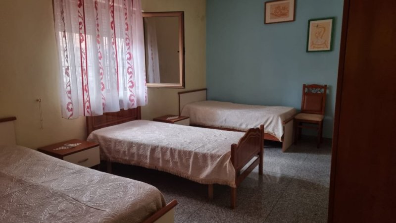 Tirane, jepet me qera apartament 2+1 Kati 2, 100 m² 450 € (JEPET ME QERA SUPER APARTAMENTI 2+1 NE ZONEN E 21 DHJETORIT.)