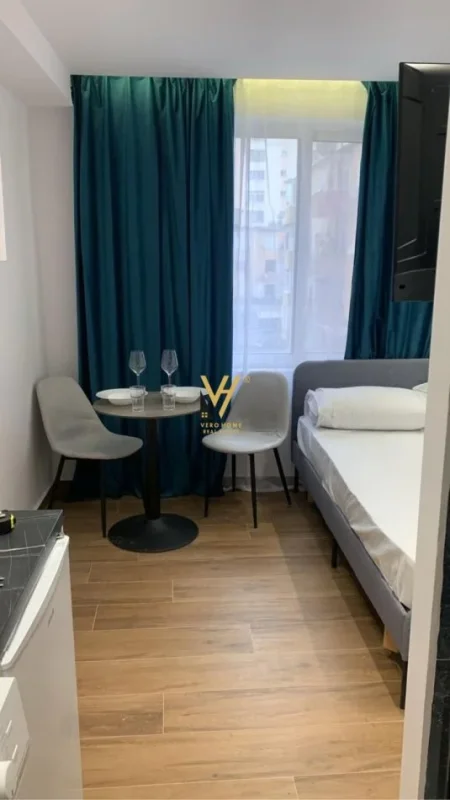 Tirane, shitet garsonier 1+1 Kati 4, 100 m² 330.000 € (BLLOK)