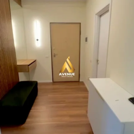 Tirane, jepet me qera apartament 1+1+Ballkon Kati 2, 80 m² 700 € (shyqyri brari)