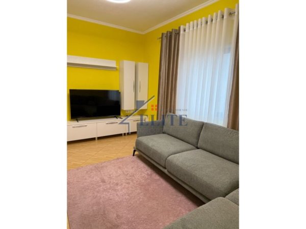 Tirane, jepet me qera apartament 1+1 Kati 3, 90 m² 700 € (Don Bosko)