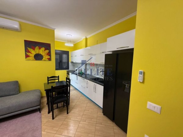 Tirane, jepet me qera apartament 1+1 Kati 3, 90 m² 700 € (Don Bosko)