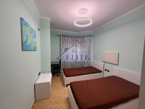 Tirane, jepet me qera apartament 1+1 Kati 3, 90 m² 700 € (Don Bosko)