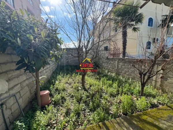 Vlore, shitet shtepi 1+1 Kati 0, 30 m² 79.000 € (Rruga Dervish Hekali ,Vlore)