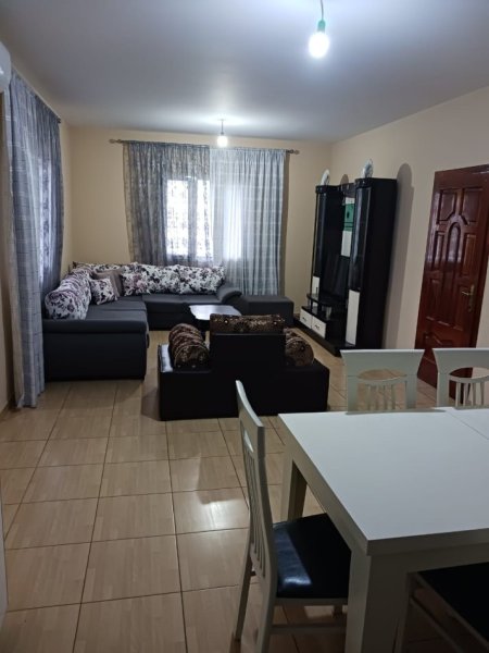 Tirane, jepet me qera Vile 4+1 Kati 2, 200 m² 500 € (JEPET ME QERA SUPER VILE 3-KATESHE NE BABRRU/ KAMEZ.)
