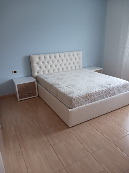 Tirane, jepet me qera Vile 4+1 Kati 2, 200 m² 500 € (JEPET ME QERA SUPER VILE 3-KATESHE NE BABRRU/ KAMEZ.)