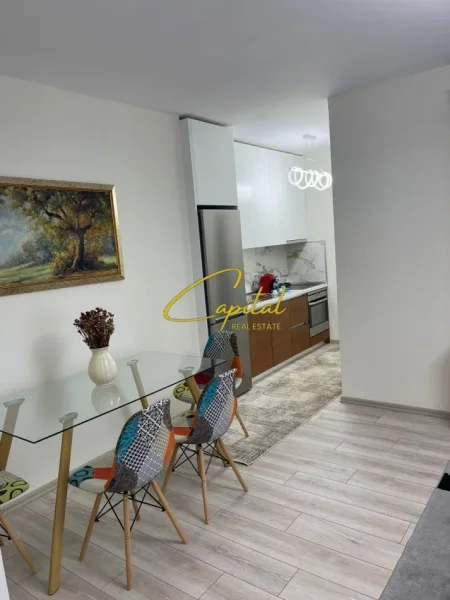 Tirane, jepet me qera apartament 1+1 Kati 8, 70 m² 1.000 € (RRUGA E KOSOVAREVE)