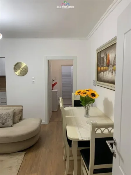 Tirane, jepet me qera apartament 3+1 Kati 3, 81 m² 700 € (RRUGA BARDHYL)