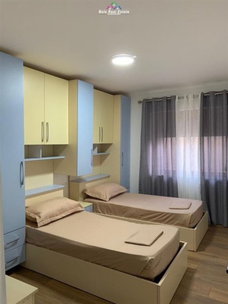 Tirane, jepet me qera apartament 3+1 Kati 3, 81 m² 700 € (RRUGA BARDHYL)