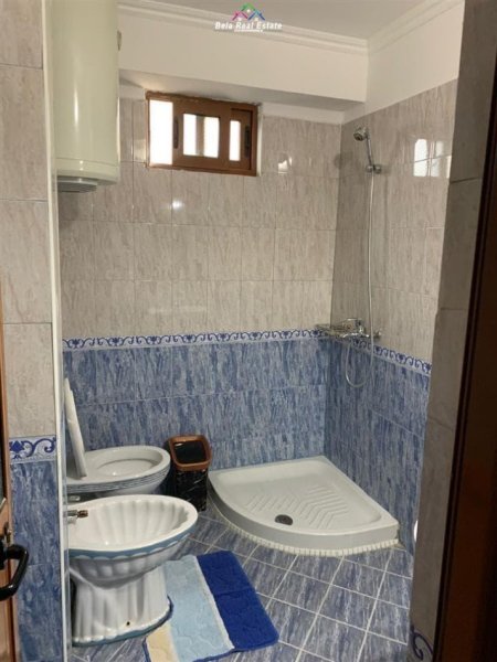 Tirane, jepet me qera apartament 3+1 Kati 3, 81 m² 700 € (RRUGA BARDHYL)