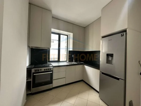Tirane, jepet me qera apartament 2+1 Kati 2, 108 m² 500 € (UNAZA RE)  UNA49477