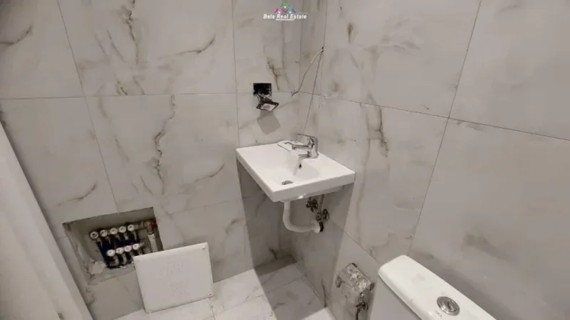 Tirane, jepet me qera dyqan Kati 0, 55 m² 600 € (myslym shyri)