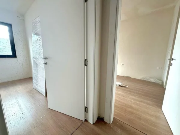 Tirane, shitet apartament 1+1 , 60 m² 117.000 € (Kopshti Botanik)