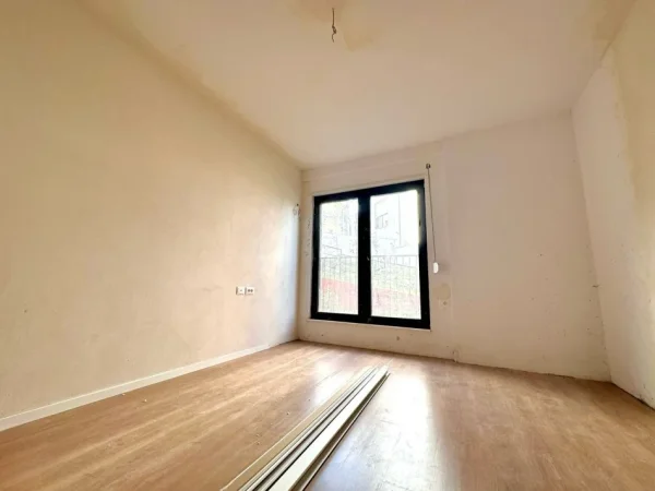 Tirane, shitet apartament 1+1 , 60 m² 117.000 € (Kopshti Botanik)