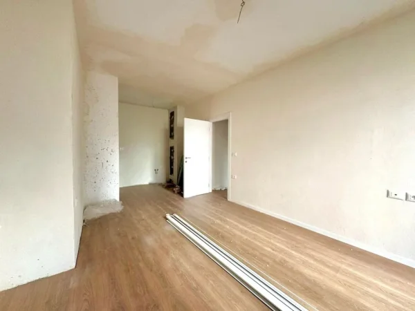 Tirane, shitet apartament 1+1 , 60 m² 117.000 € (Kopshti Botanik)