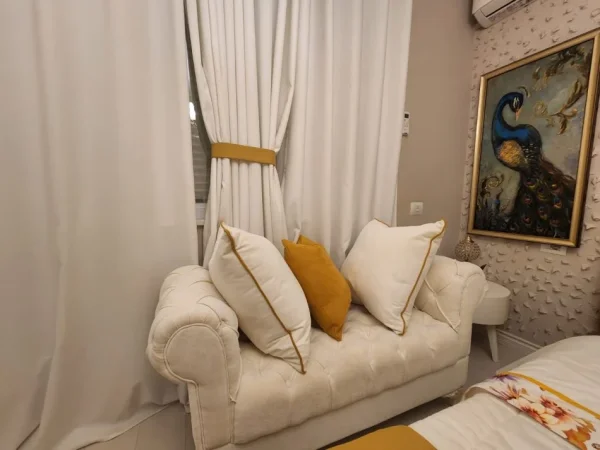 Tirane, jepet me qera apartament 2+1 , 115 m² 1.500 € (Liqeni, Kopshti Zoologjik)